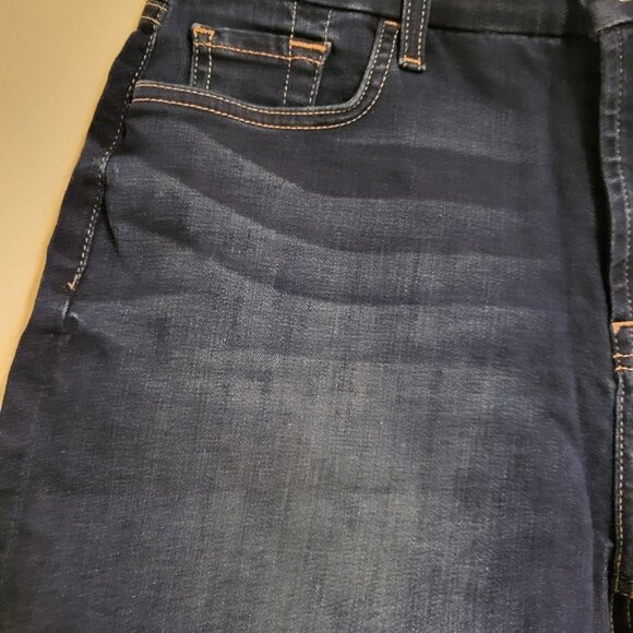 NWT JEN7 BY 7 FOR ALL MANKIND Fray Hem Short Size 8 & 10 - Picture 4 of 11